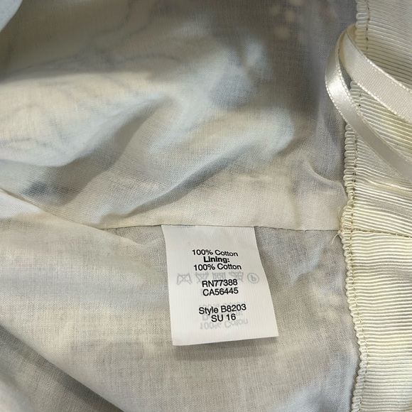 J Crew 100% Cotton Pencil Skirt. Size 2. Black & White Floral Design. - Picture 6 of 6